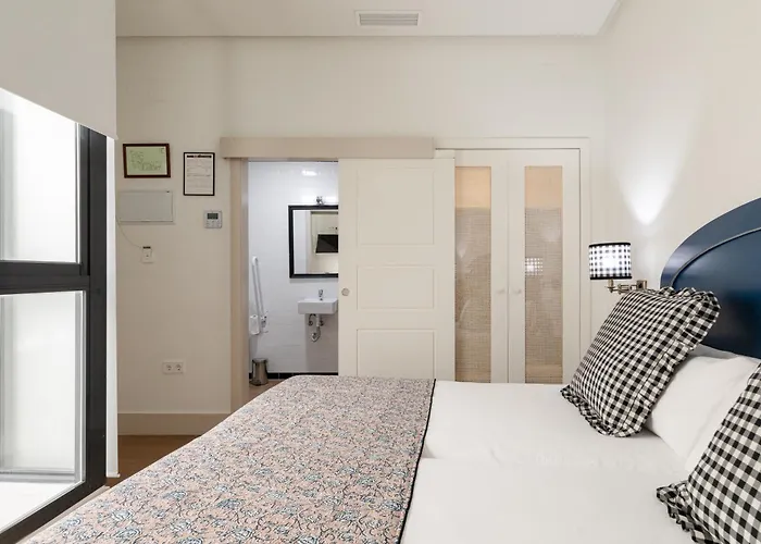 Nuea Cicerone 3* Sevilla