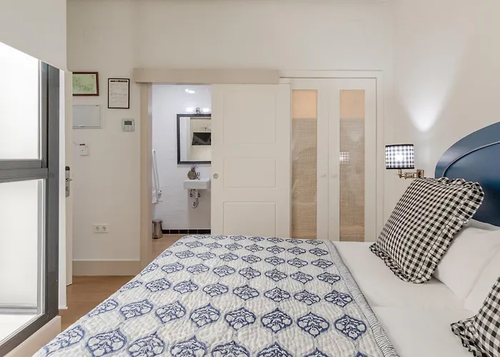Nuea Cicerone 3* Sevilla